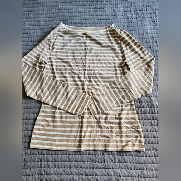 Cotton long sleeve top (size 6) - Picture 2 of 3